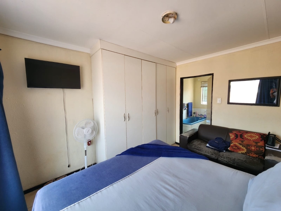 2 Bedroom Property for Sale in Tlhabane West North West